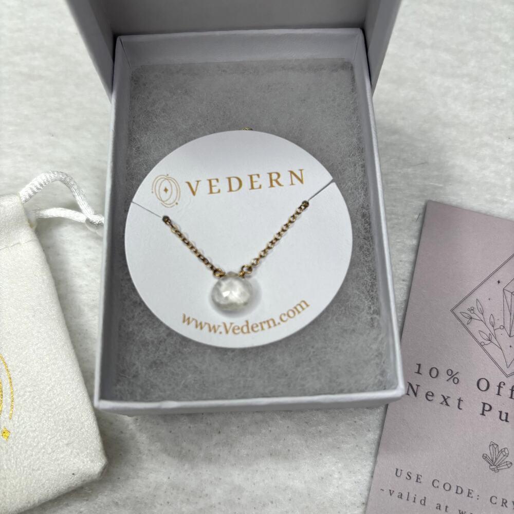 Vedern Dainty Gold Necklace Clear Faceted Crystal Pendant 16” w/ Box